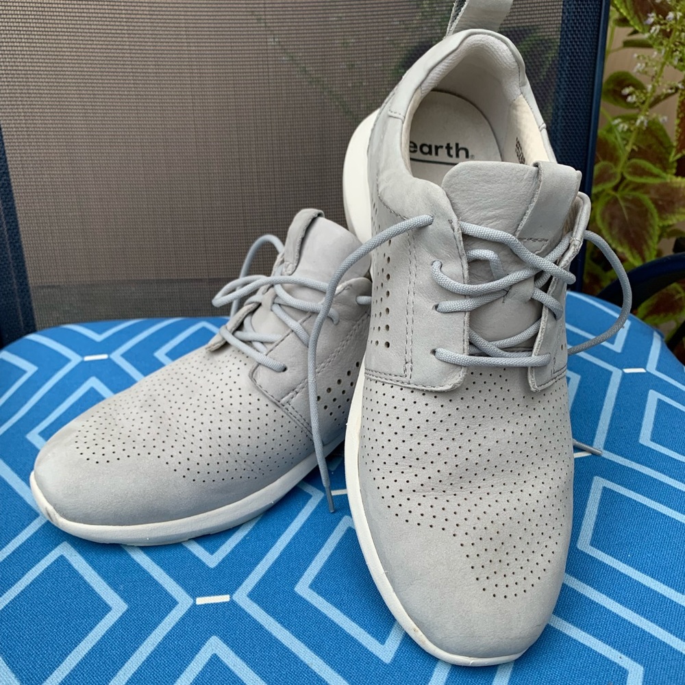 Earth Women's Gray Sneakers